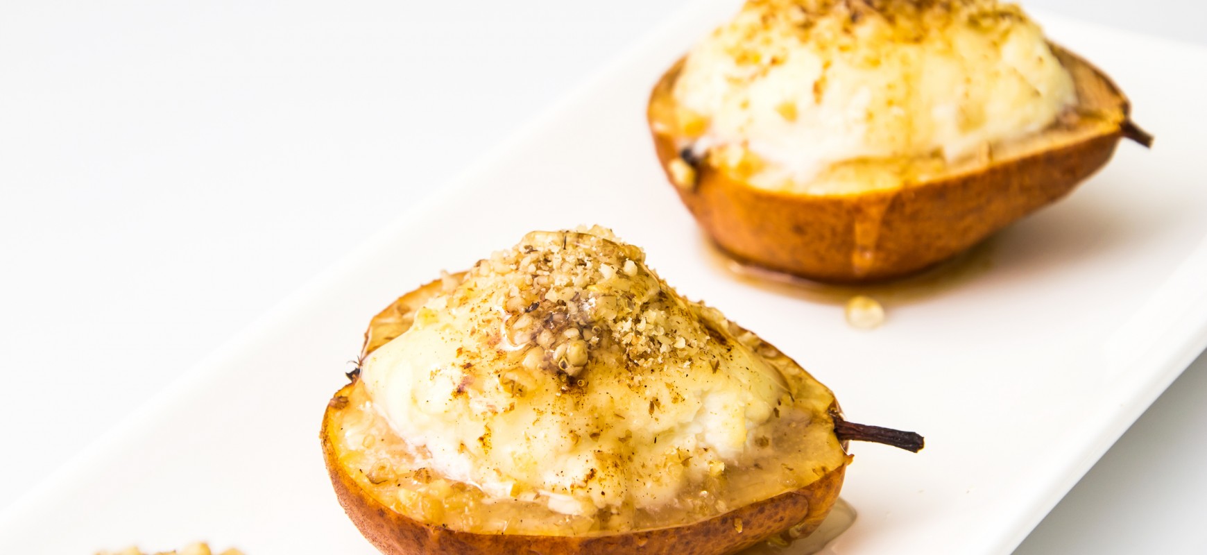 Sliced Pears with Ricotta Cheese